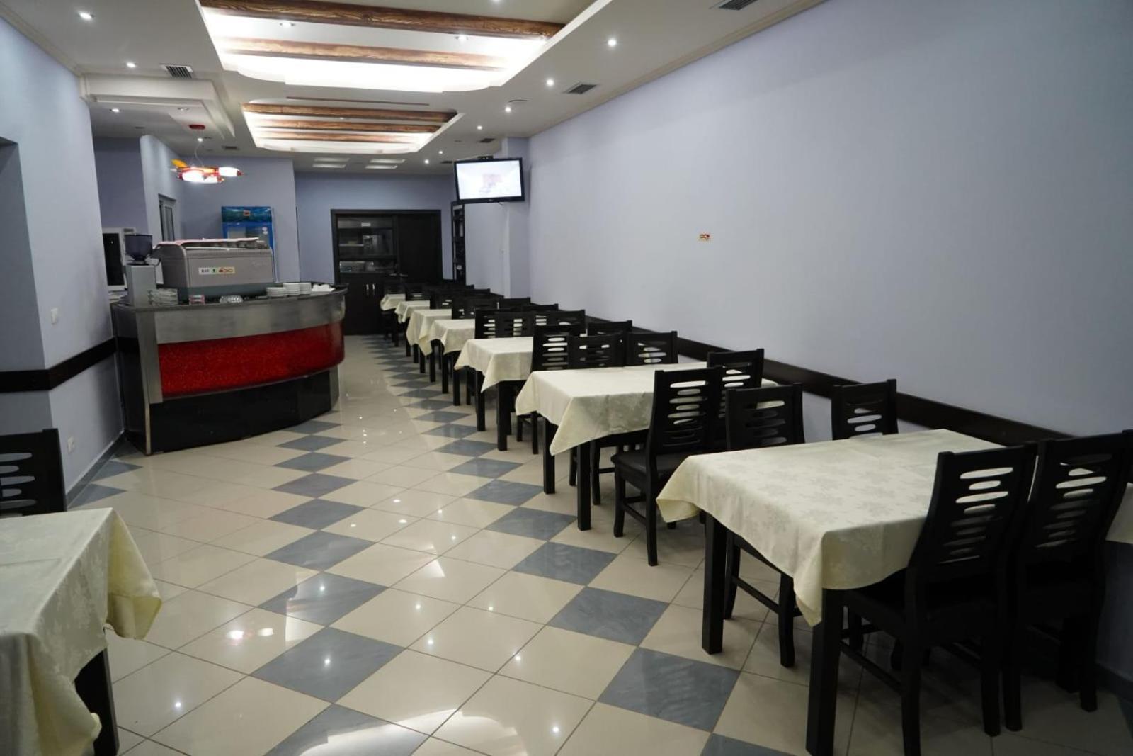 Hotel Restaurant Globi Velipoje Luaran gambar