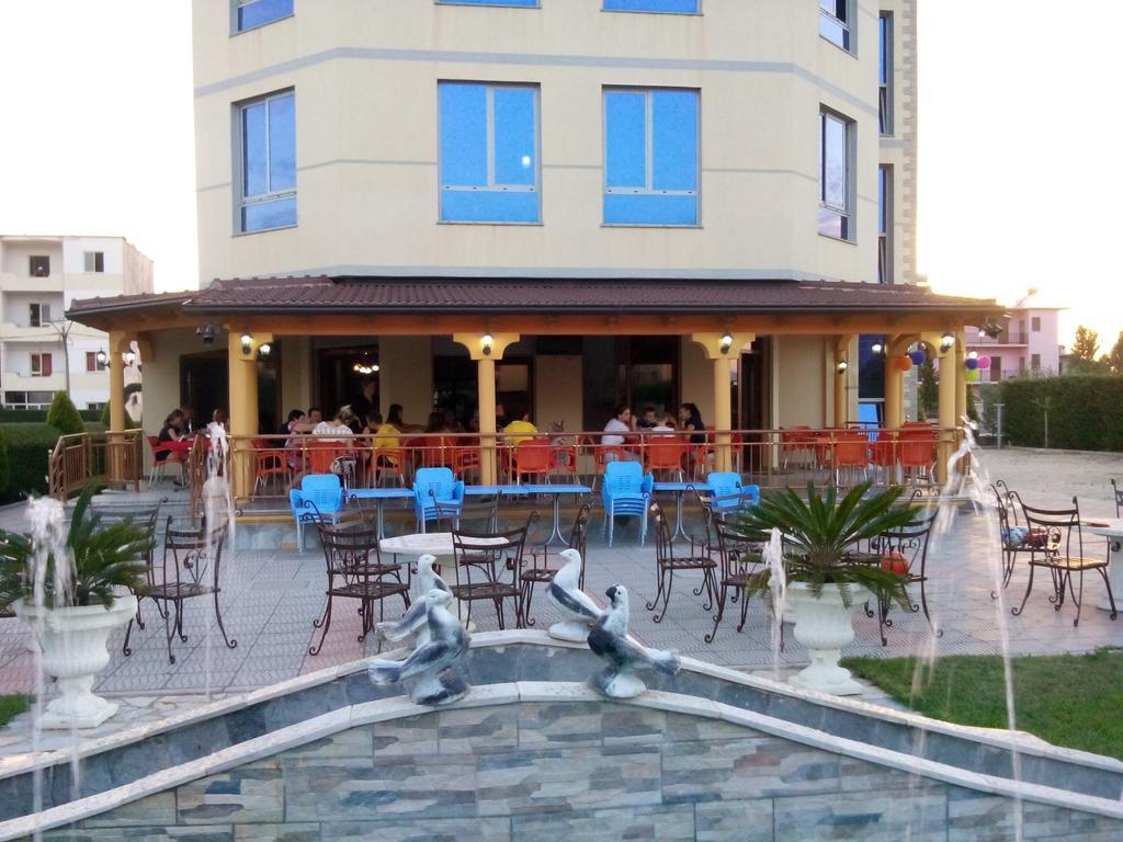 Hotel Restaurant Globi Velipoje Luaran gambar