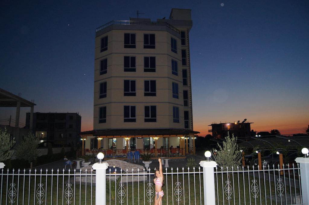 Hotel Restaurant Globi Velipoje Luaran gambar