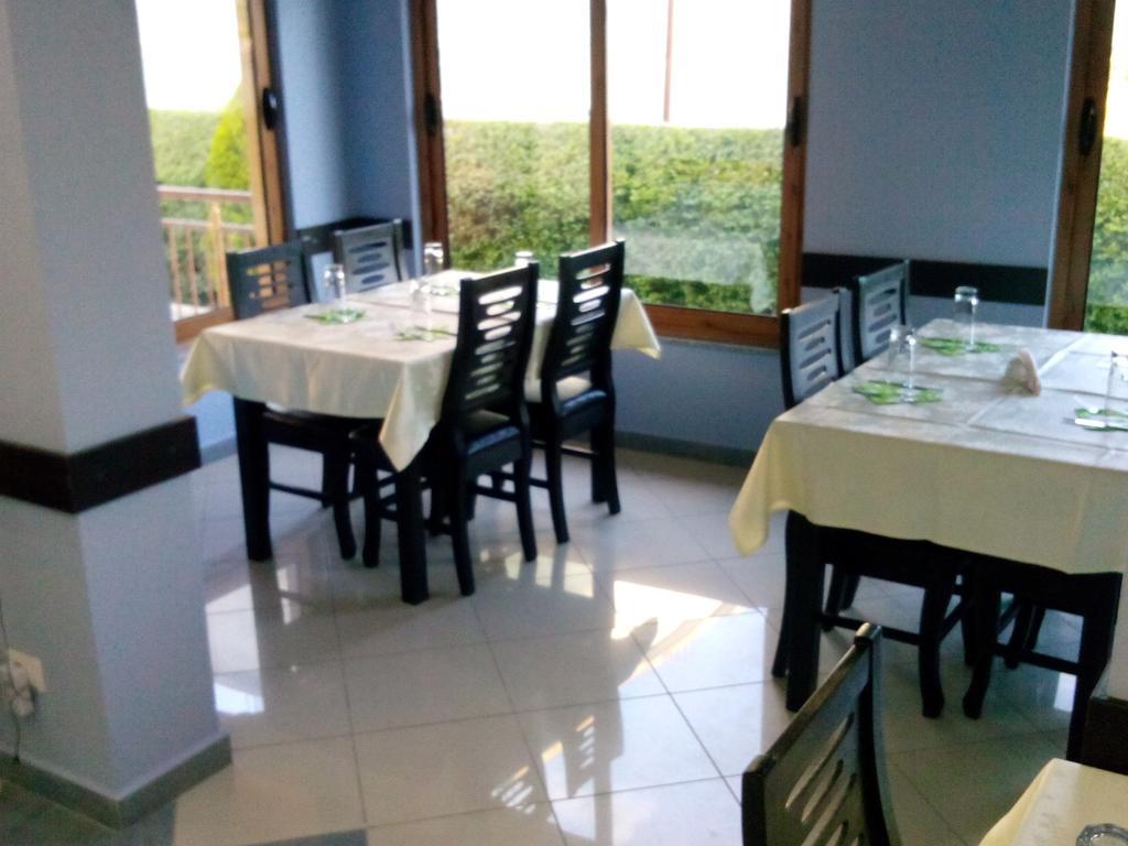 Hotel Restaurant Globi Velipoje Luaran gambar